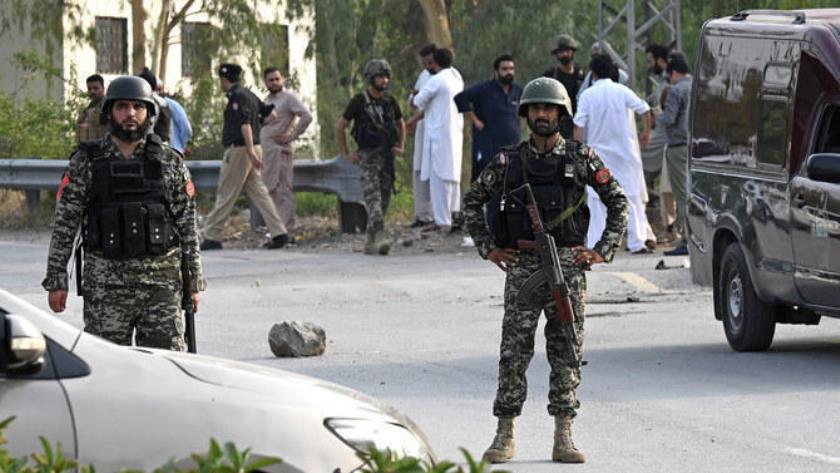 Iranpress: Gunmen Attack Convoy in Pakistan, 25 Dead, 26 Injured