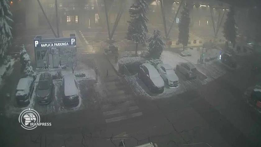 Iranpress: Thick Fog Disrupts Flights at Sarajevo Airport