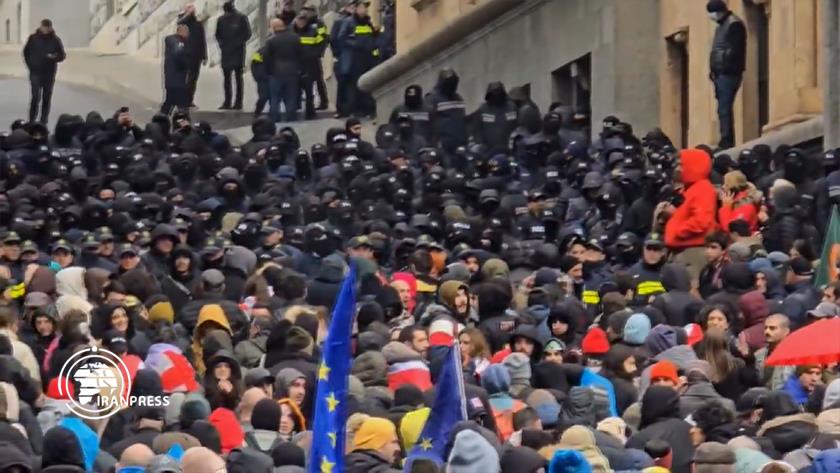 Iranpress: Protesters Gather as Georgia