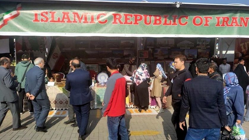 Iranpress: Pakistanis Welcome Iran’s Pavilion at International Food, Culture Festival
