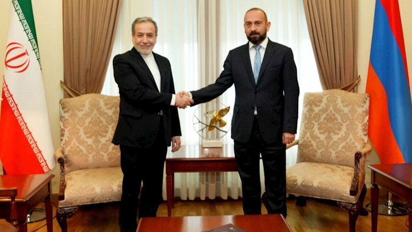 Iranpress: Iran, Armenia Foreign Ministers Meet in Yerevan 