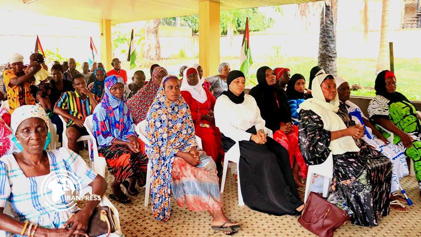 Iranpress: Ghana; Palestinian Embassy Presents Food to the Needy 