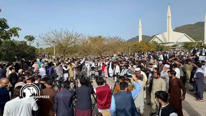 Iranpress: Pakistan’s Gaza Solidarity Walk Demands Ceasefire