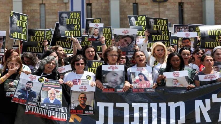 Iranpress: Families of Israeli Captives Criticize Regime’s War Policies