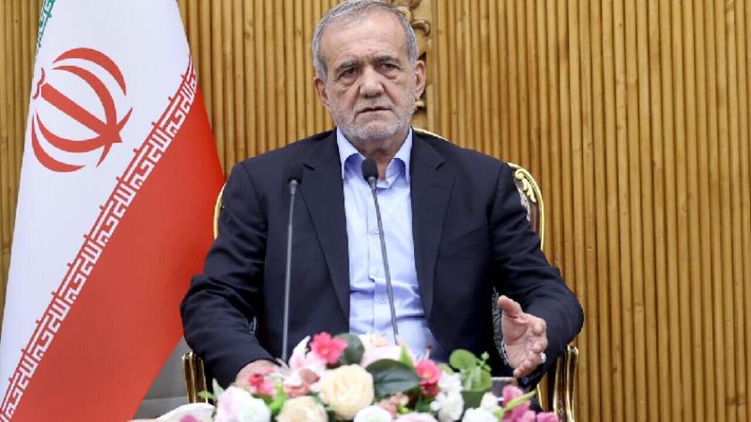 Iranpress: President: U.S. Must Demonstrate Commitment to Genuine Negotiations