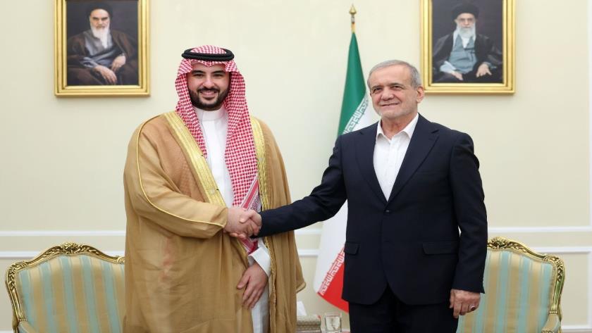 Iranpress: Iran, Saudi Arabia Can Be a Model for Regional Cooperation: Pezeshkian