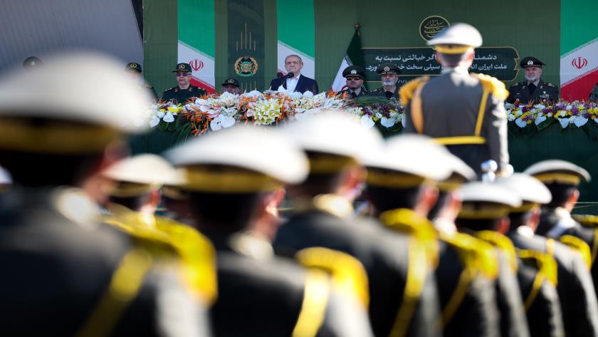 Iranpress: President Praises Iran’s Army as Pillar of National Honor, Security