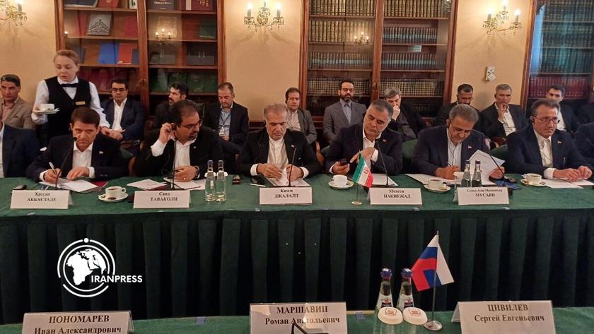 Iranpress: Iran, Russia Stress Removing Barriers to Economic Cooperation