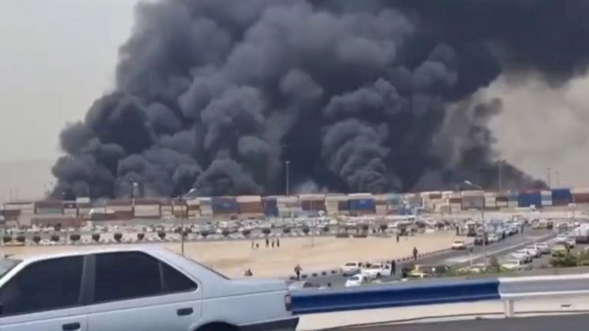 Iranpress: Huge Blast Rocks Shahid Rajaee Port in Southern Iran