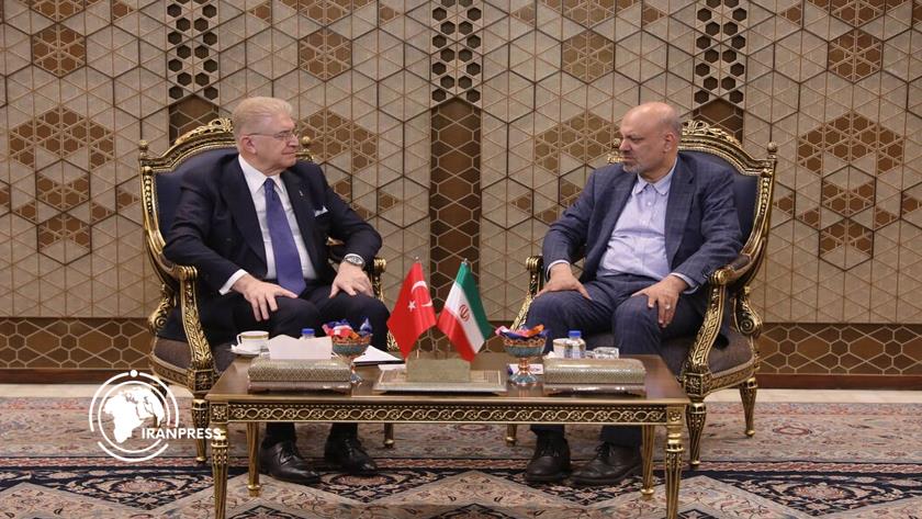 Iranpress: Iran, Turkey Plan to Establish Joint University