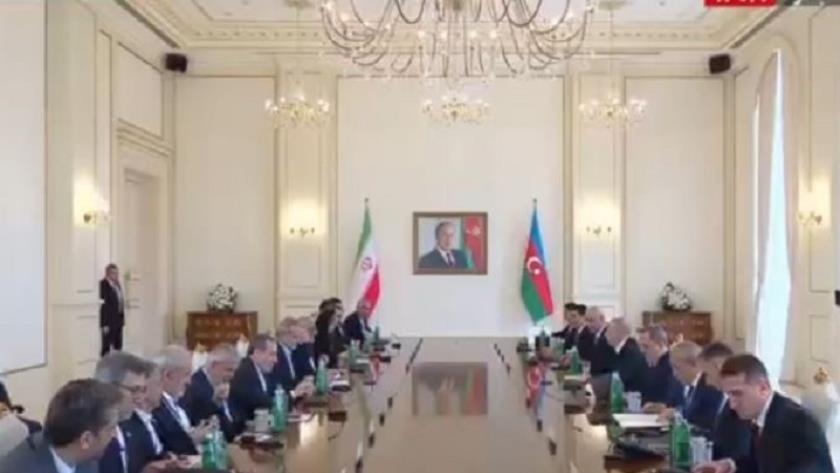Iranpress: Iranian, Azerbaijani Delegations Hold Talks in Baku 