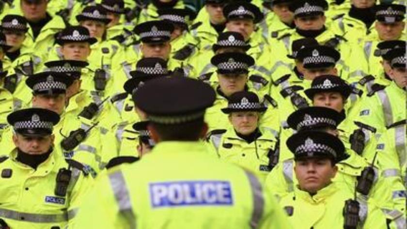 Iranpress: British Police Arrest 4 Iranians