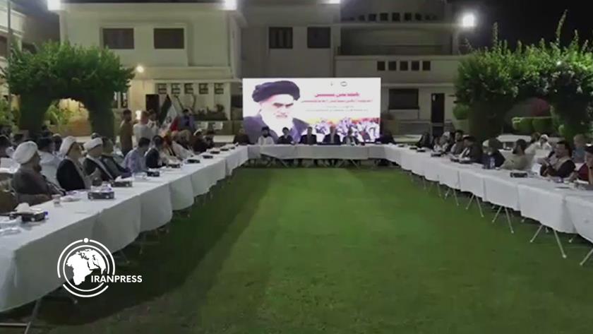 Iranpress: Shia, Sunni Scholars in Karachi Honor Imam Khomeini’s Unifying Ideology 