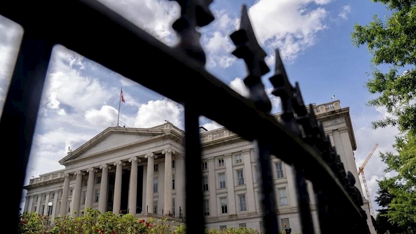 Iranpress: U.S. Slaps Sanctions on Iran Amid Talks, Targets 30 Individuals, 16 Firms