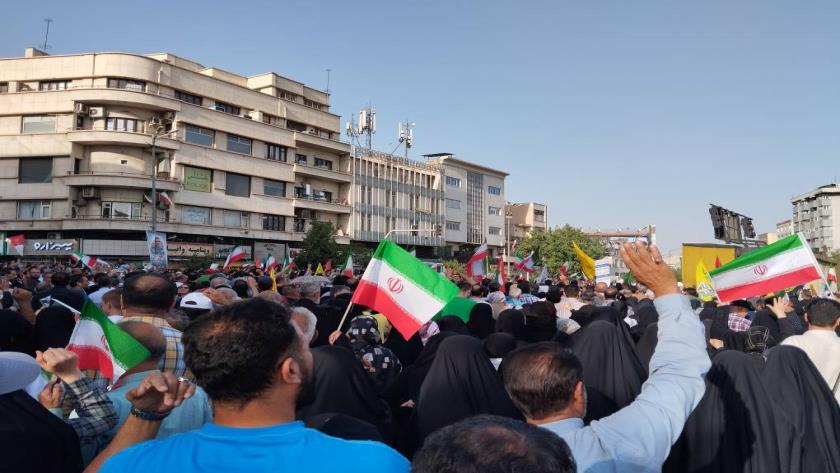 Iranpress: Iranians Gather in Capital to Show Anger Over U.S. Strikes
