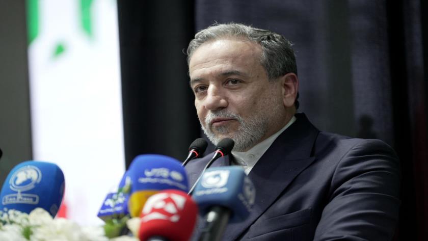 Iranpress: Iran Deems E3 Efforts to Revive Scrapped UN Resolutions as Legally Void