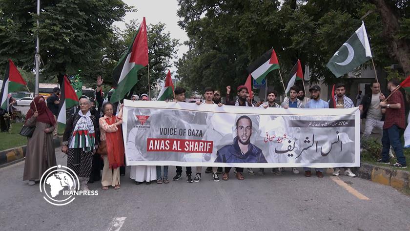 Iranpress: Pakistanis Rally in Islamabad to Honor Martyred Palestinian Journalists 