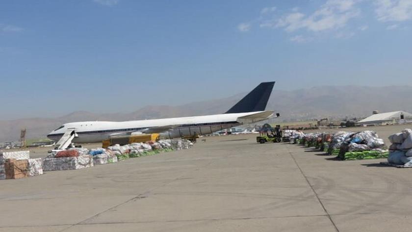 Iranpress: Iran Sends Humanitarian Aid to Afghanistan