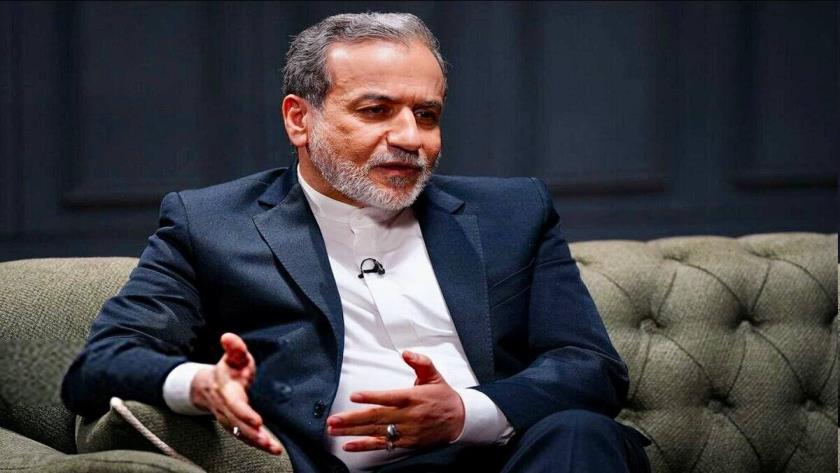 Iranpress: Iran Warns Israel, Defends Nuclear Program in Wide-Ranging Remarks