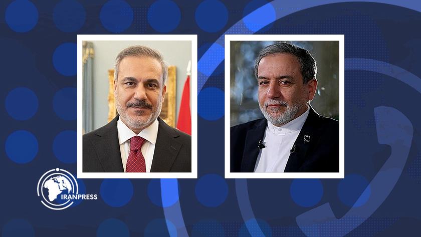 Iranpress: Iran, Turkey Foreign Ministers Discuss Regional Developments