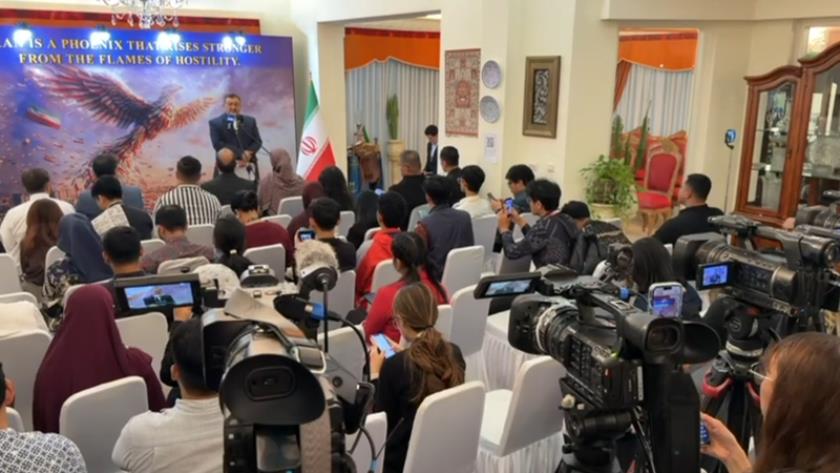 Iranpress: Iranian Ambassador to Indonesia Holds Press Conference on Recent Terrorist Unrests