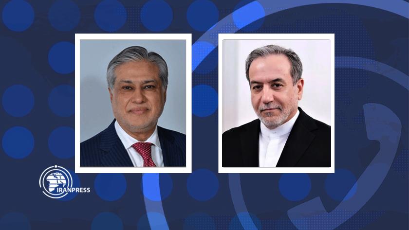 Iranpress: Iran, Pakistan Foreign Ministers Consult on Bilateral Cooperation