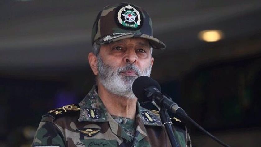 Iranpress: Iran Chief of Staff Says Air Force at Highest Level of Readiness