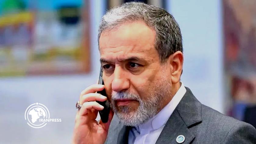 Iranpress: Iranian FM Holds Phone Talks with Regional & Int