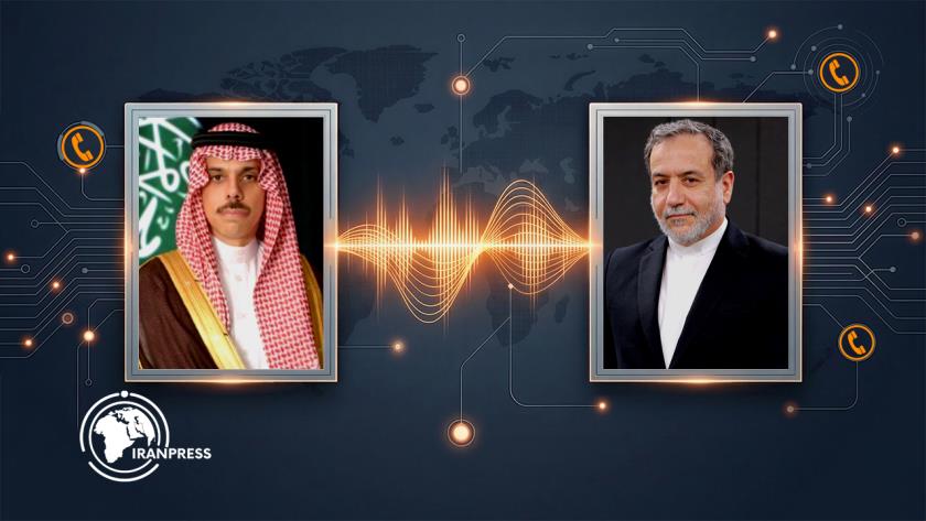 Iranpress: Iran, Saudi Foreign Ministers Discuss Lebanon, Regional De-escalation