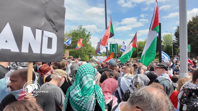 Iranpress: Protest Outside London Zionist Synagogue Condemns Sale of Palestinian Land