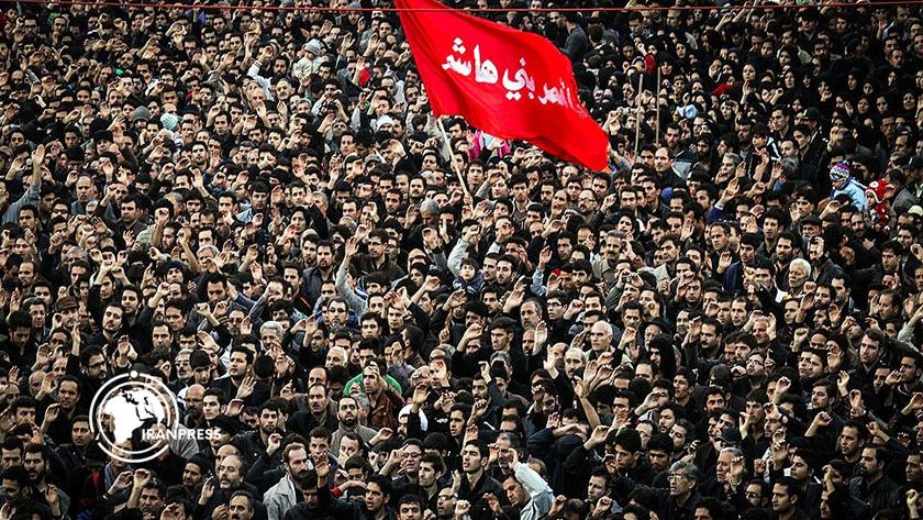 Iranpress: Millions of Shiites Worldwide Mourn for Imam Hussein (A.S) on Ashura