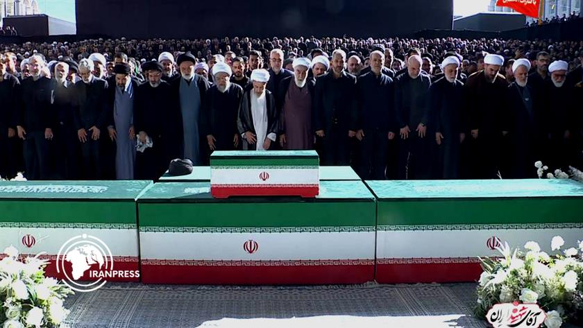 Iranpress: Tehran Hosts In-Million Prayers Over Martyred Leader