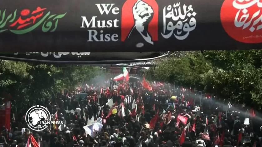 Iranpress: Mashhad; Streets to Imam Reza Shrine Ahead Leader