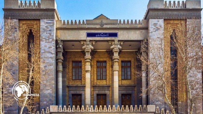 Iranpress: Tehran Summons British Ambassador 