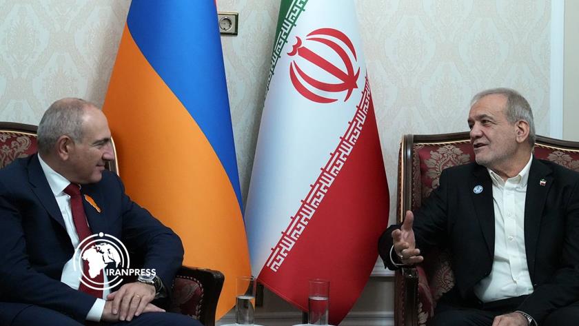 Iranpress: Pezeshkian Stresses Expanding Cooperation and Mutual Trust With Armenia
