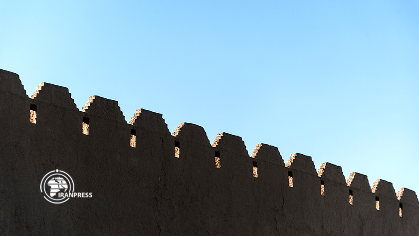 Iranpress: le château de Rostam; monument historique de l