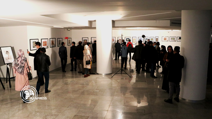 Iranpress: Exposition internationale de calligraphie sur la route de la soie en cours à Mashhad, au nord-est de l"Iran