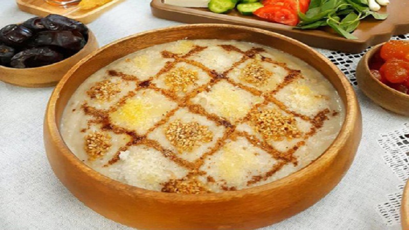 Iranpress: Cuisine iranienne: Haleem (bouillie de blé et de viande)