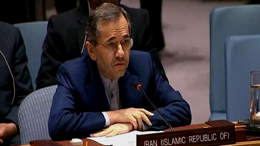 Iranpress: Takht Ravanchi: Les sanctions créent un sérieux obstacle à la lutte contre la crise sanitaire et la pandémie