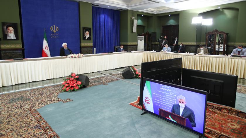 Iranpress: Rouhani inaugure des projets d