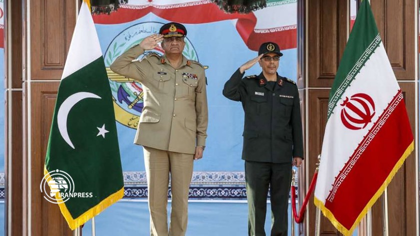 Iranpress: Le général Bagheri rencontre le commandant de l