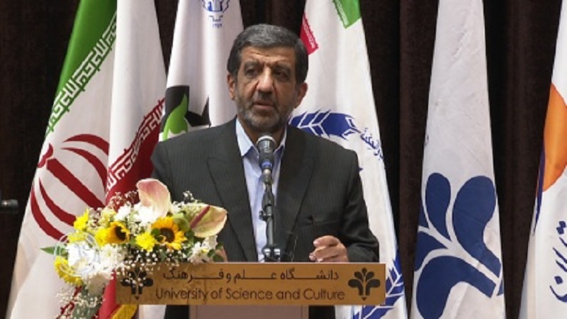 Iranpress: Tenue du premier symposium national des cent ans de tourisme en Iran