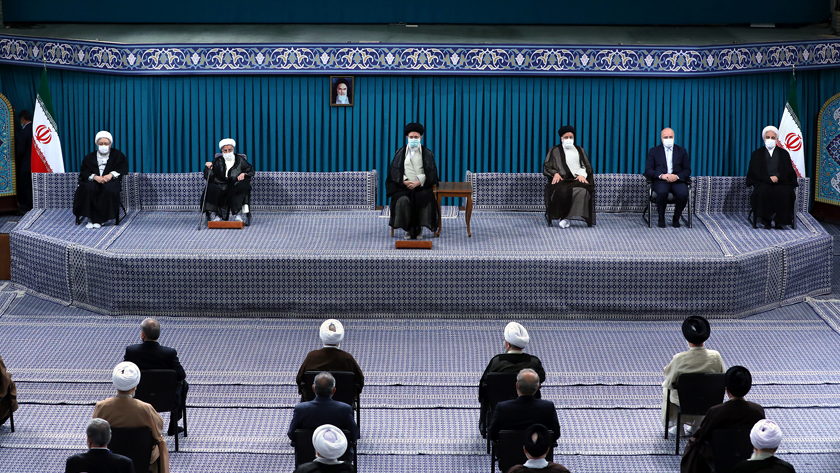Iranpress: Le Guide suprême de la République islamique d
