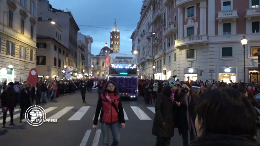 Iranpress: Manifestation en Italie pour condamner les violences contre les femmes