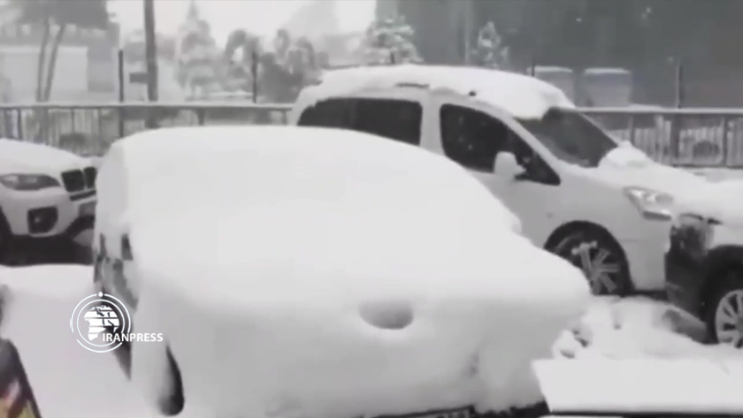 Iranpress: Tempêtes et fortes chutes de neige à Istanbul, en Turquie