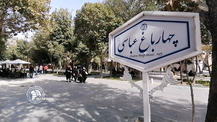 Iranpress: Calme automnal sur la route historique d