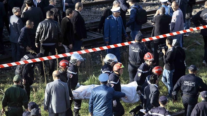 Iranpress: Dix morts dans la chute d’un car dans un ravin en Algérie