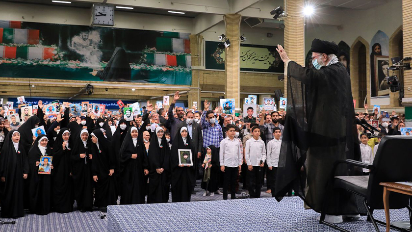 Iranpress: Il faut garder vivant le souvenir des martyrs