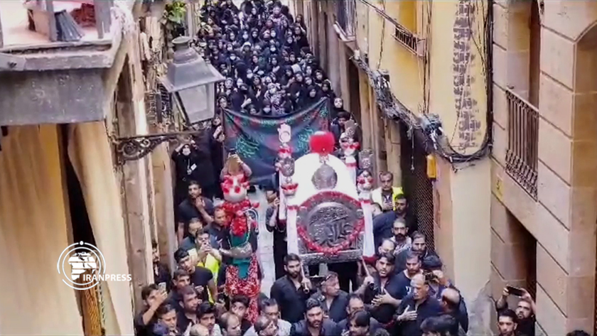 Iranpress: Procession de deuil pour l