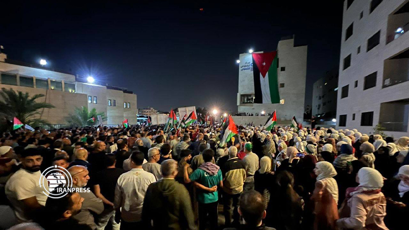 Iranpress: Rassemblement nocturne des partisans palestiniens en Jordanie